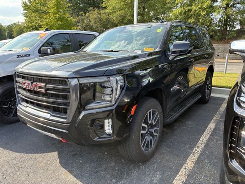 Used 2024 GMC Yukon AT4 AWD/4WD image 3