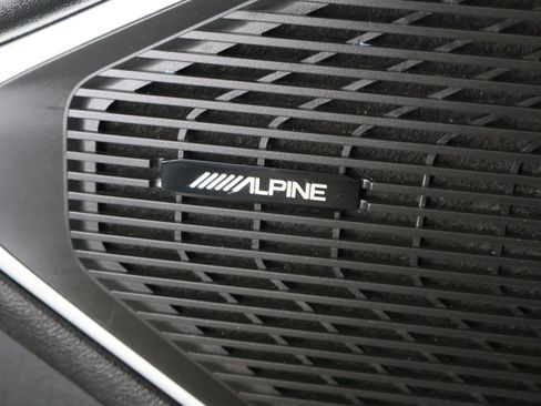 Used 2023 Jeep Wagoneer L Series II AWD/4WD image 38