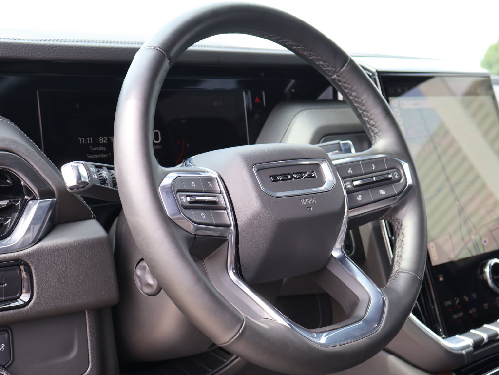 Used 2025 GMC Yukon Denali AWD/4WD image 25
