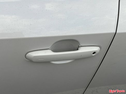 Certified 2024 Toyota Grand Highlander AWD image 10