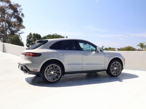 New 2026 Porsche Macan AWD/4WD image 8