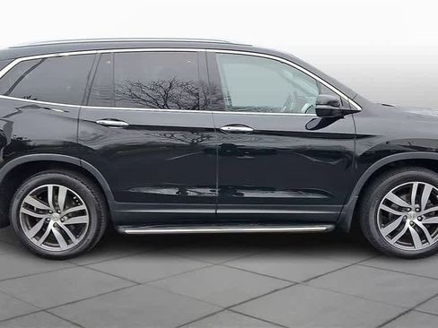 Used 2017 Honda Pilot Elite image 9