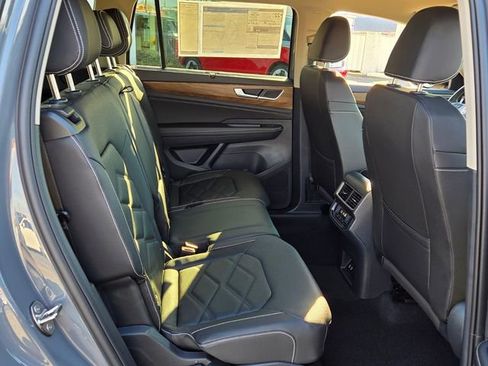 New 2026 Volkswagen Atlas SE image 18