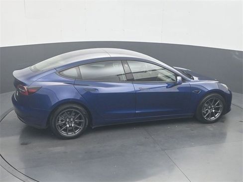 Used 2023 Tesla Model 3 Standard Range image 24