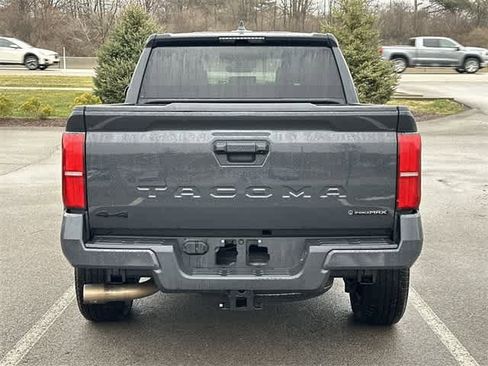 Used 2025 Toyota Tacoma TRD Sport image 4