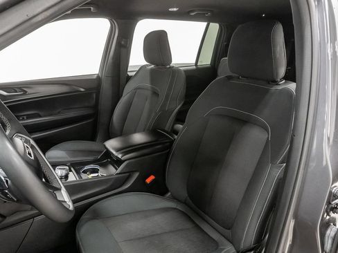 Used 2024 Jeep Grand Cherokee L Laredo AWD/4WD image 9
