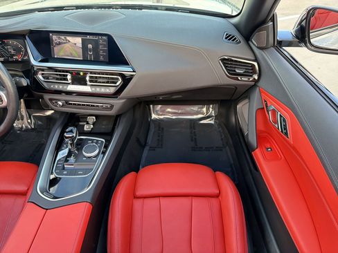 Certified 2023 BMW Z4 M40i w/ Premium Package image 27