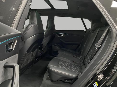 Used 2024 Audi SQ8 Prestige AWD/4WD image 29