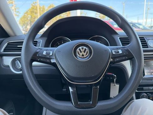 Used 2016 Volkswagen Passat 1.8T S image 17