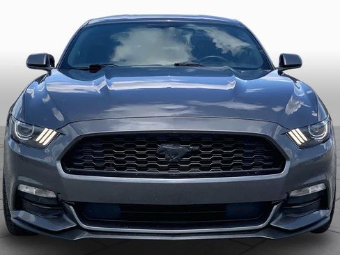 Used 2017 Ford Mustang Coupe RWD image 4