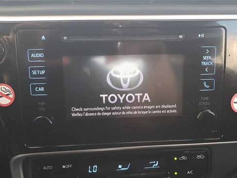 Used 2018 Toyota Corolla LE FWD image 12