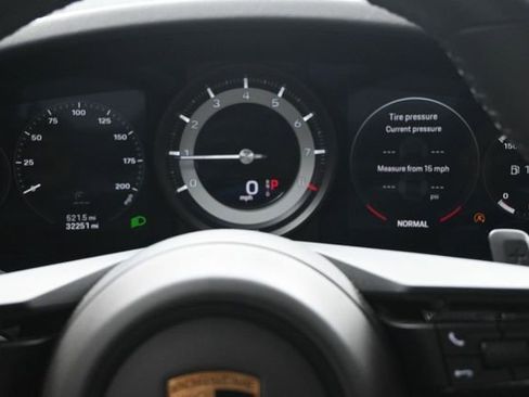 Used 2021 Porsche 911 Carrera 4 AWD/4WD image 12
