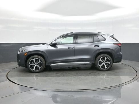 New 2026 Volkswagen Tiguan SE w/ Panoramic Sunroof Package image 4