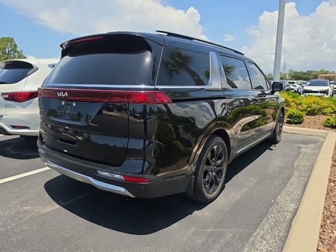 Certified 2023 Kia Carnival SX FWD image 15