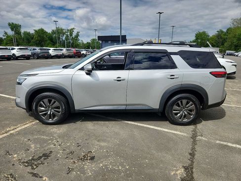 Used 2022 Nissan Pathfinder SV AWD/4WD image 7