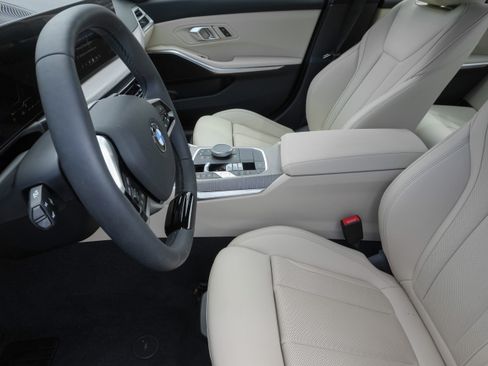 Used 2025 BMW 330i Sedan RWD image 11