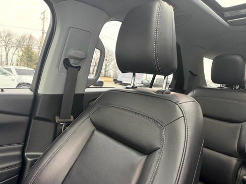 Used 2023 Ford Explorer XLT w/ Equipment Group 202A image 13