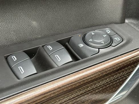 Used 2021 Chevrolet Silverado 1500 LT Trail Boss w/ Convenience Package II image 19