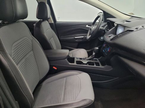 Used 2017 Ford Escape SE w/ Equipment Group 201A FWD image 21
