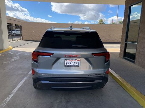 Certified 2025 GMC Terrain Elevation w/ Elevation Premium Package image 5