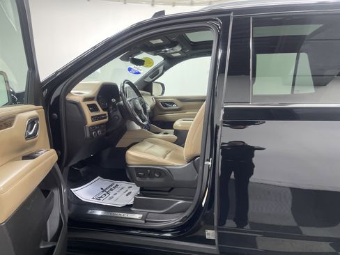 Used 2021 Chevrolet Tahoe Premier w/ Premium Package image 9