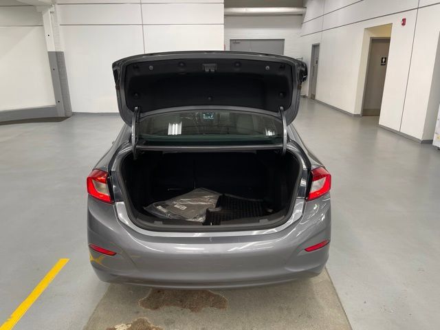 Used 2018 Chevrolet Cruze LT FWD image 9