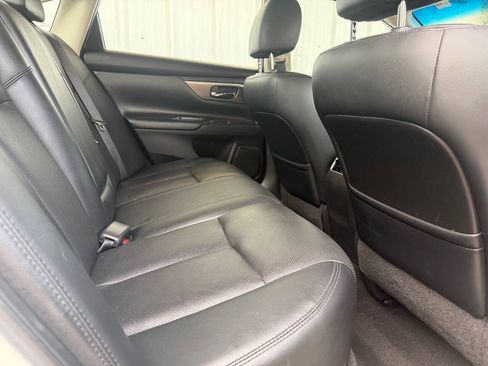 Used 2015 Nissan Altima 3.5 SL FWD image 18