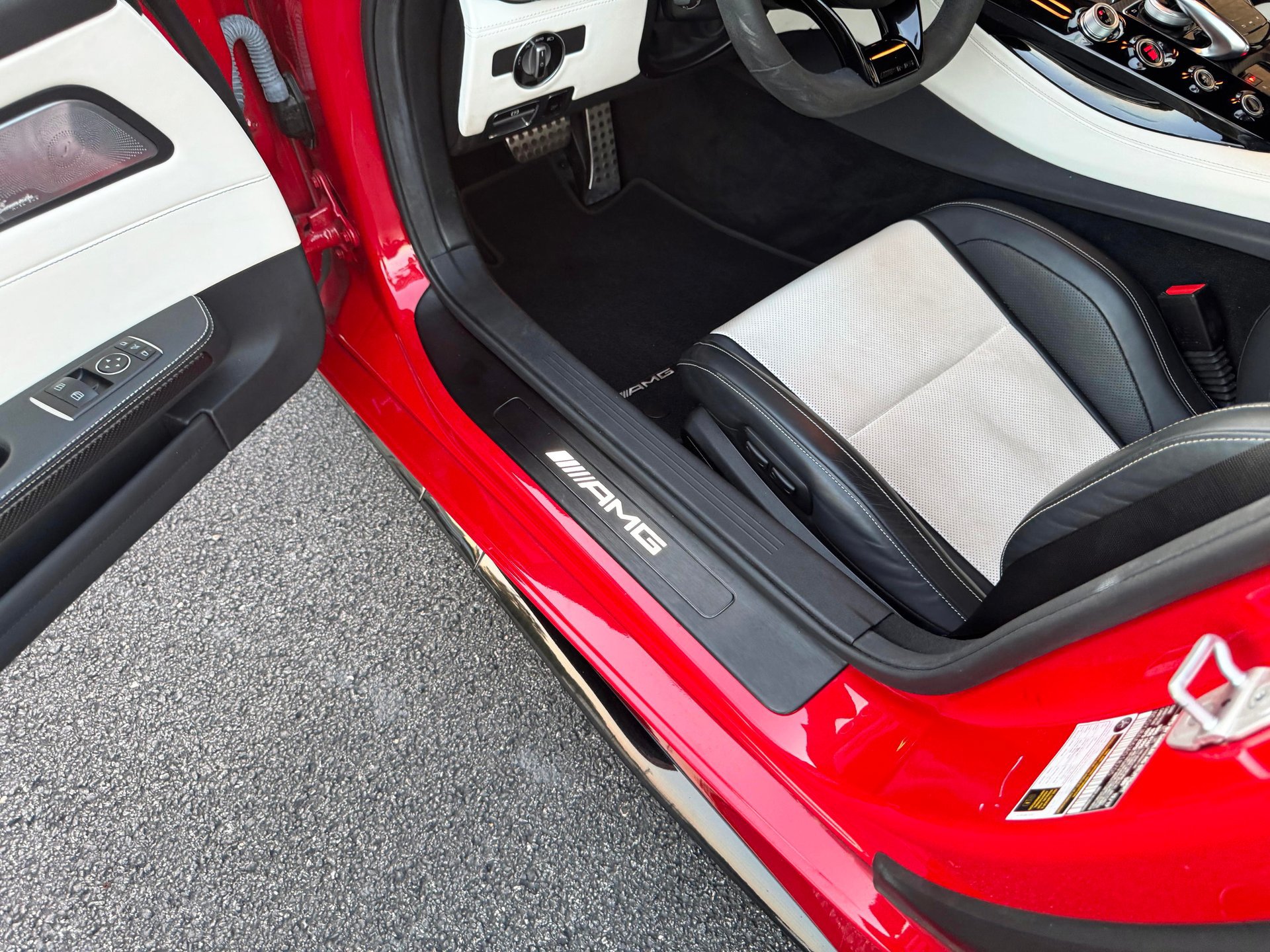 Used 2018 Mercedes-Benz AMG GT C image 32