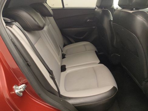 Used 2021 Chevrolet Trax LT image 19