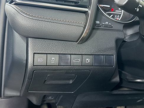 Certified 2018 Toyota Camry LE w/ Protection Package (Q2) FWD image 11