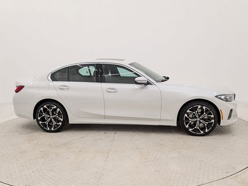 Used 2025 BMW 330i Sedan w/ Premium Package image 8