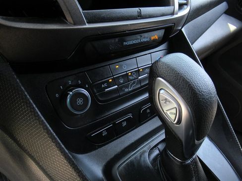 Used 2020 Ford Transit Connect XL image 23