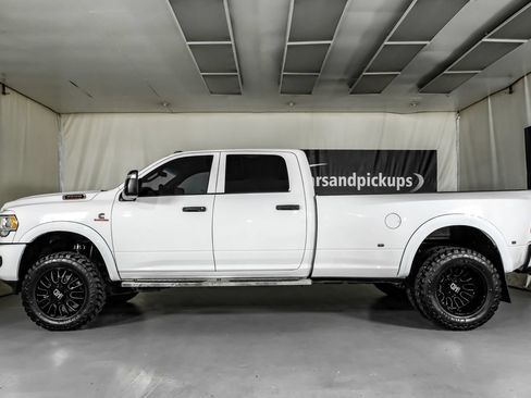 Used 2024 RAM 3500 Tradesman w/ Chrome Appearance Group AWD/4WD image 12