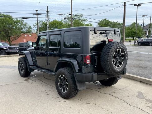 Used 2016 Jeep Wrangler Unlimited Sahara AWD/4WD image 8
