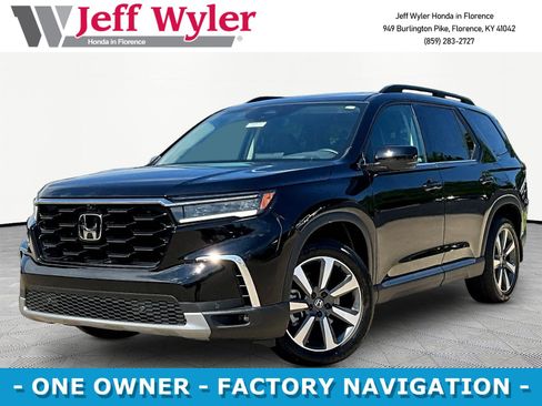 Used 2025 Honda Pilot Elite image 1