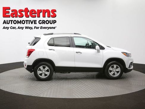 Used 2020 Chevrolet Trax LT w/ LT Convenience Package image 43