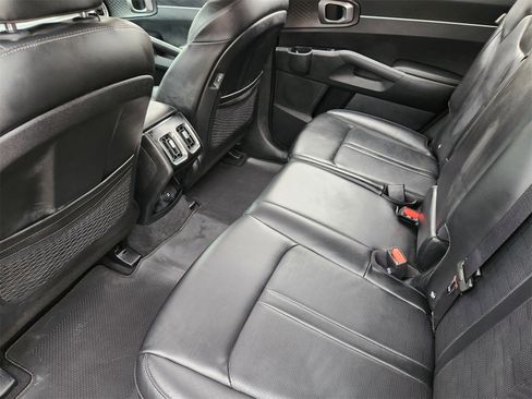 Used 2025 Kia Sorento S w/ Panoramic Sunroof Package image 39
