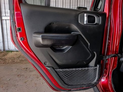 Used 2021 Jeep Wrangler Unlimited Rubicon AWD/4WD image 46
