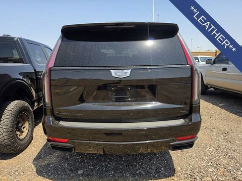 Used 2023 Cadillac Escalade Sport w/ LPO, ONYX Package AWD/4WD image 9