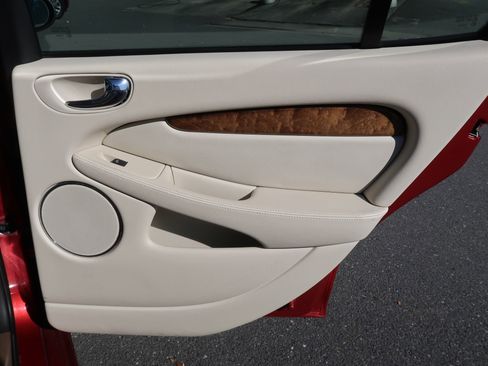 Used 2007 Jaguar X-TYPE 3.0 image 36