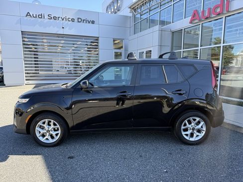 Used 2022 Kia Soul S image 3