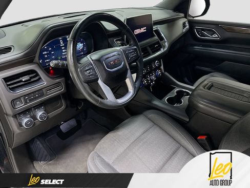 Used 2023 GMC Yukon SLE w/ Gmc Pro Safety Plus Package AWD/4WD image 12