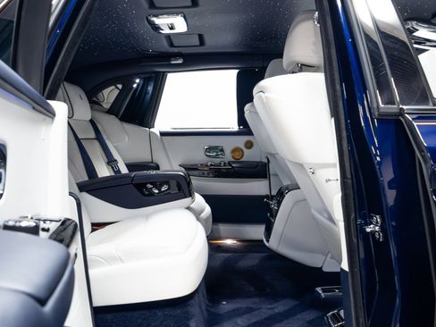 Used 2021 Rolls-Royce Phantom Sedan RWD image 33