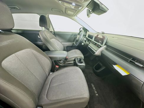 Used 2024 Hyundai Ioniq 5 SEL RWD image 31