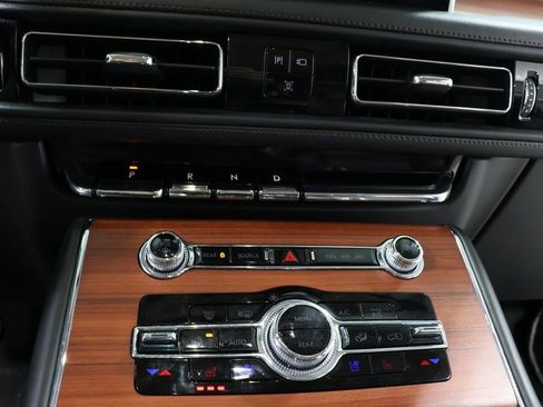 Used 2024 Lincoln Aviator Reserve image 10