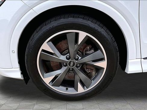 Used 2024 Audi Q4 e-tron Premium Plus AWD/4WD image 8