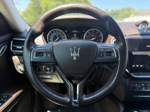 Used 2021 Maserati Ghibli S RWD image 25