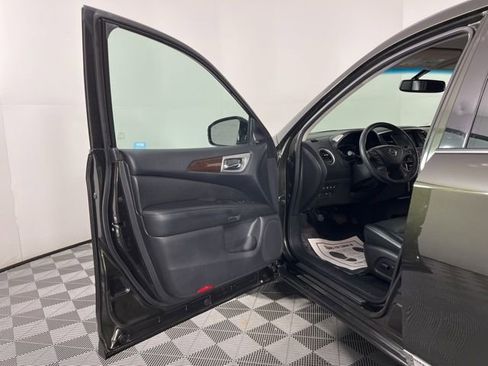 Used 2016 Nissan Pathfinder SL image 16