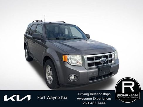 Used 2010 Ford Escape XLT AWD/4WD image 8
