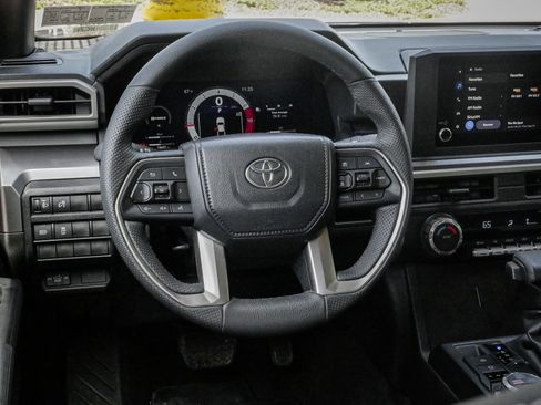 Used 2025 Toyota Tacoma TRD Off-Road AWD/4WD image 6